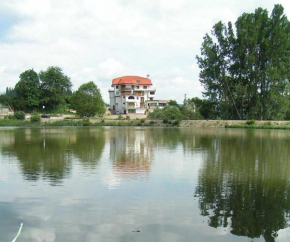 Семеен хотел Кристал Smolyan